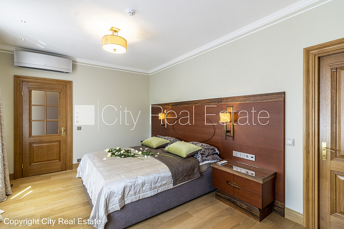 Pagalma māja, renovēta māja, dzīvokļu skaits ēkā  11 gab., slēgts pagalms, garāžas vārti Rīga - foto 12