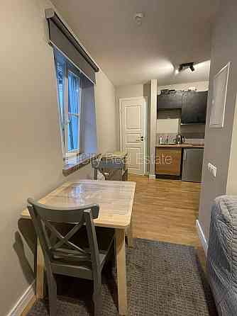 Фасадный дом, закрытый двор, возможность аренды парковки, вход с улицы, Rīga