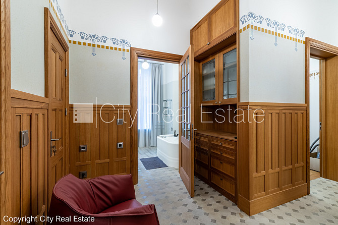 Fasādes māja, renovēta māja, slēgts pagalms, vieta automašīnai, ieeja no ielas un pagalma, Rīga - foto 8