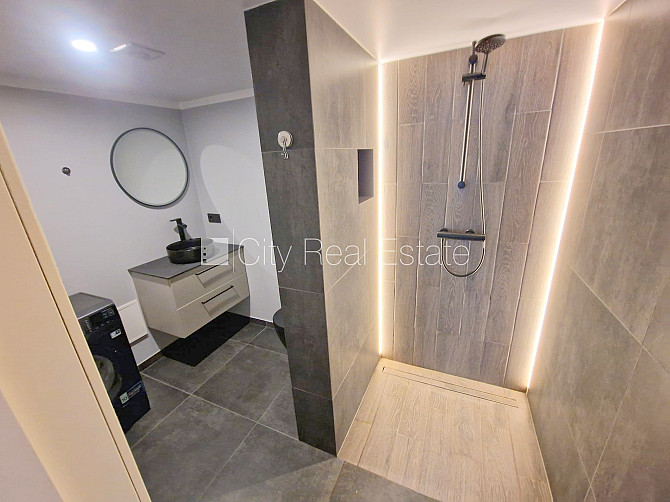 Fasādes māja, renovēta māja, ieeja no ielas, logi vērsti uz ielas pusi, divstāvīgs, studio Rīga - foto 19