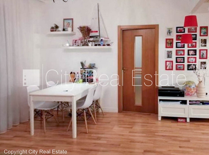 Фасадный дом, реновированный дом, благоустроенная озеленённая территория, Рига - изображение 4