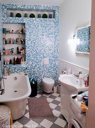 Фасадный дом, реновированный дом, благоустроенная озеленённая территория, Рига - изображение 11