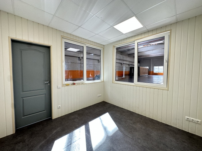 Apkurināmās ražošanas/noliktavas telpas ar telferi 10 t.  Brīvības gatve 201, pretī 