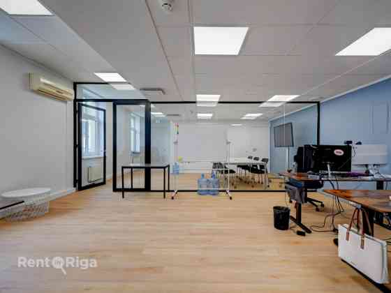 Office premises in a well-maintained office building at 16 Meierovica Boulevard, just a one-minute w Rīga