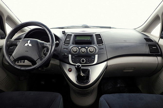 Mitsubishi Grandis Comfort Facelift 2.4 121kW Tallina - foto 5