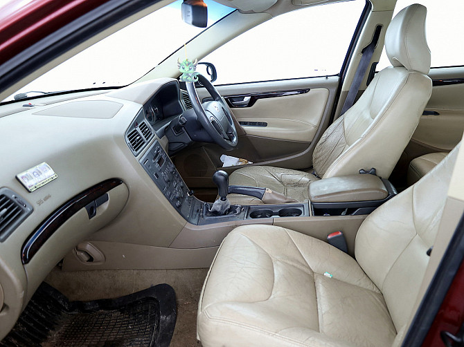 Volvo V70 Summum 2.4 D5 120kW Tallina - foto 6