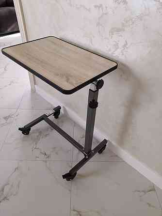 Продаю удобный прикроватный стол для пациента идеален для ухода на дому, а также может... Rīgas rajons