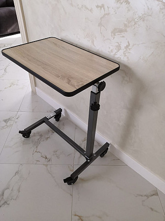 Продаю удобный прикроватный стол для пациента идеален для ухода на дому, а также может... Рижский район - изображение 5