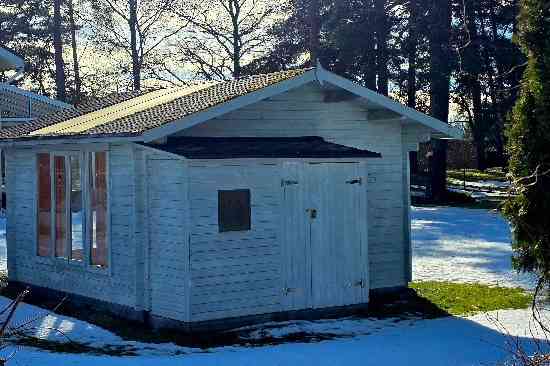 Pārdodam glītu un gaišu koka karkasa dārza mājiņu. Mājiņas aizmugurē ir atsevišķa noliktava ar... Babīte