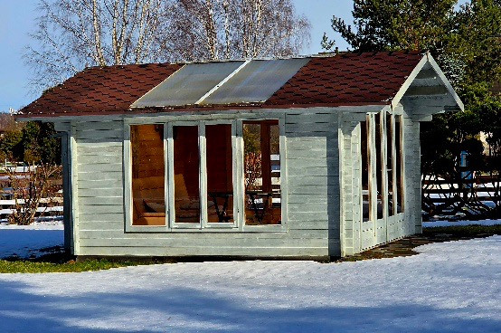 Pārdodam glītu un gaišu koka karkasa dārza mājiņu. Mājiņas aizmugurē ir atsevišķa noliktava ar... Babīte - foto 2