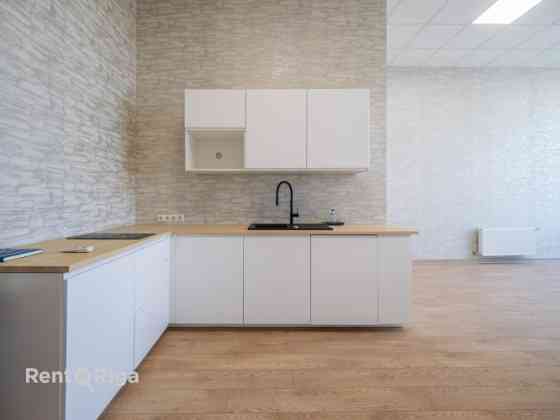 Аренда офисных помещений на улице Уриекстес, рядом с торговым портом.  Помещение Рига