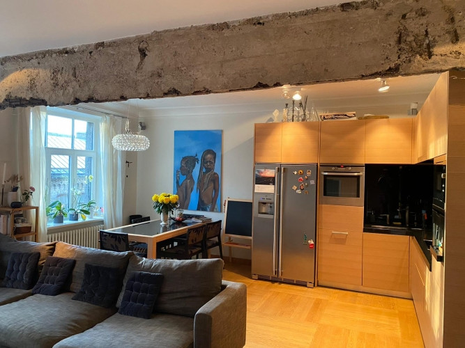 Сдается в аренду квартира с уникальным дизайнерским интерьером, есть парковка, Рига - изображение 2