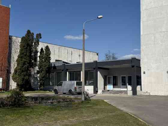 Аренда торговых помещений в современном бизнес-квартале с развитой Рига