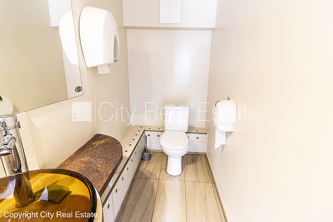 Фасадный дом, реновированный дом, благоустроенный озеленённый двор, закрытый Рига - изображение 19