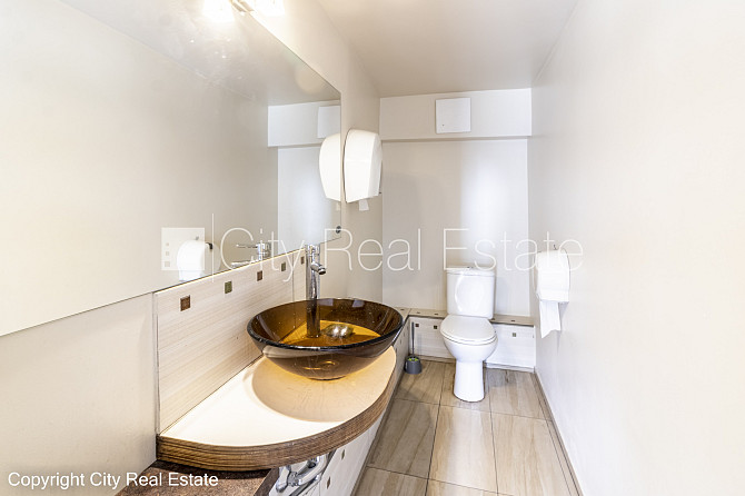 Фасадный дом, реновированный дом, благоустроенный озеленённый двор, закрытый Рига - изображение 17