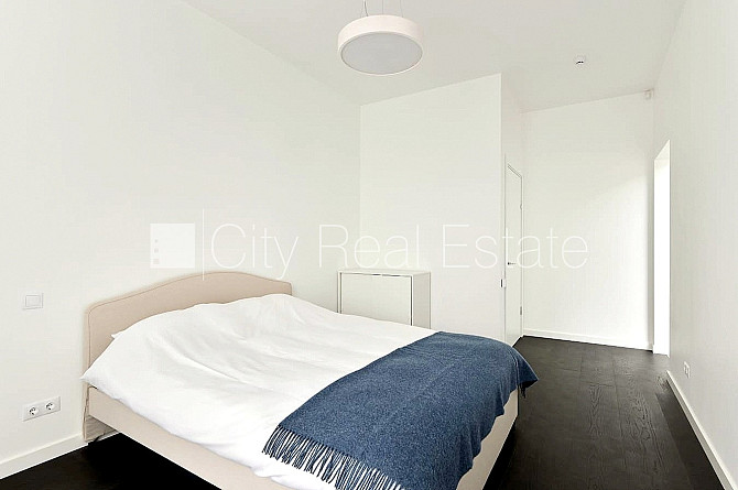 Реновированный дом, апартаменты люкс 82 м2, лифт, лестничная клетка после Рига - изображение 13