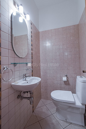 Šo dzīvokli izīrē pa diennaktīm (īstermiņa īre), īres cena sludinājumā norādīta par Rīga - foto 20