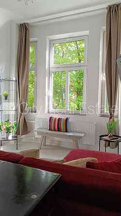 Фасадный дом, реновированный дом, вход с улицы, лифт, лестничная клетка после Rīga