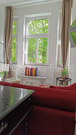 Фасадный дом, реновированный дом, вход с улицы, лифт, лестничная клетка после Рига - изображение 2