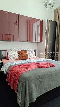 Фасадный дом, реновированный дом, вход с улицы, лифт, лестничная клетка после Рига - изображение 6