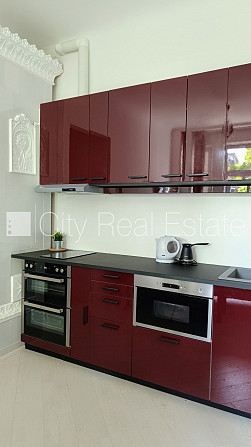 Фасадный дом, реновированный дом, вход с улицы, лифт, лестничная клетка после Рига - изображение 9