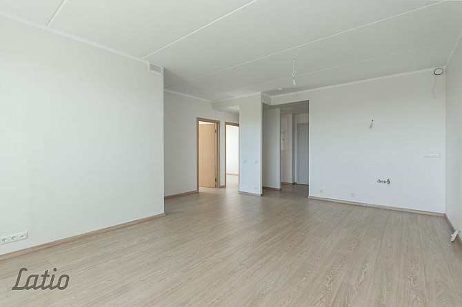 Pārdošanā funkcionāls un kvalitatīvi izbūvēts 4 istabu dzīvoklis modernā dzīvojamā Rīga - foto 4