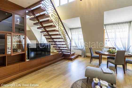 Дом во дворе, реновированный дом, количество квартир в здании 11 шт., закрытый двор, Rīga