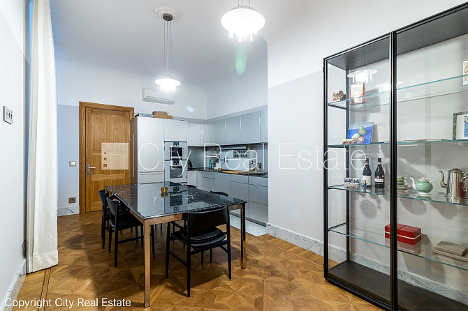 Fasādes māja, renovēta māja, slēgts pagalms, vieta automašīnai, ieeja no ielas un pagalma, Rīga - foto 16