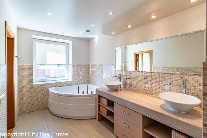 Fasādes māja, slēgts pagalms, vieta automašīnai, luksuss apartamenti , ir lifts, trīs Rīga - foto 19