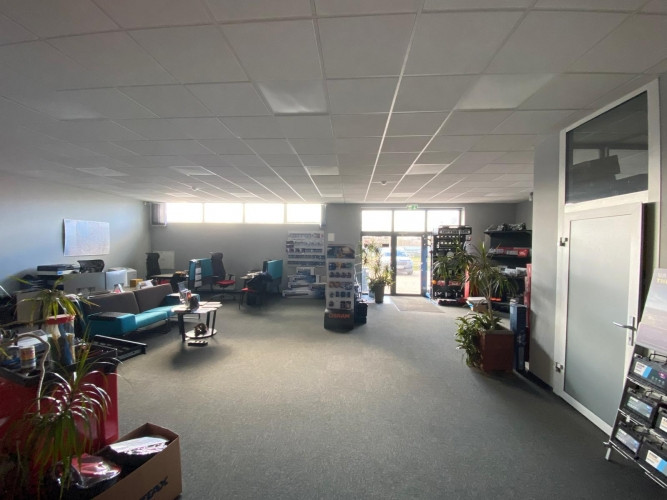 Офисное / торговое помещение в Зиепниеккалнсе (Ziepniekkalns).  1-й этаж; Помещение Рига - изображение 3