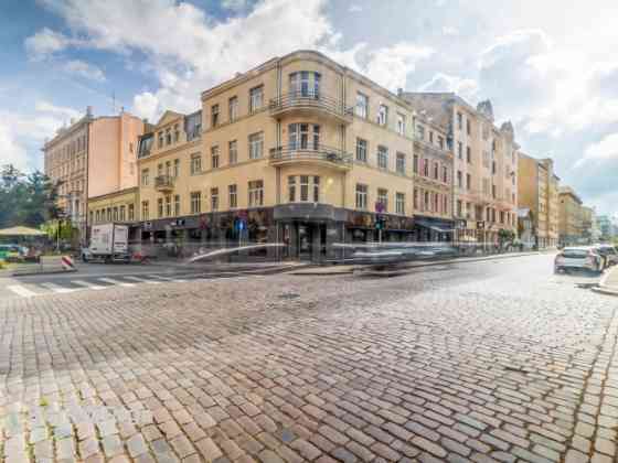 Сдаётся двухкомнатная квартира в центре города, на 4-м этаже благоустроенного Rīga