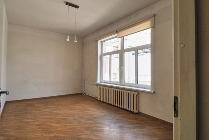 Tiek izīrēts divistabu dzīvoklis centrā, tas sastāv no 2 istabām, plašas un aprīkotas Rīga - foto 16