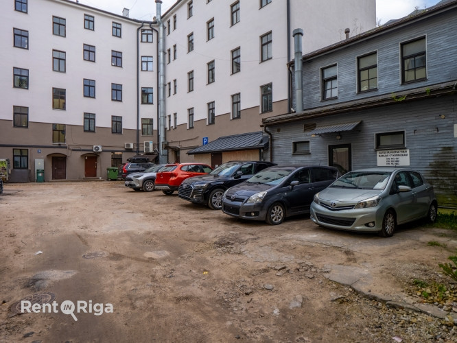 Продаётся здание на улице Марии.  Тип использования здания: 1220 здание с офисами. Рига - изображение 5