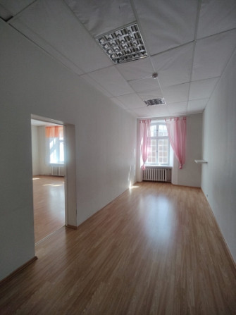 Two office spaces in Old Riga.  The owner will renovate the premises, as well as replace the ceiling Рига - изображение 3