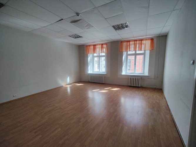 Two office spaces in Old Riga.  The owner will renovate the premises, as well as replace the ceiling Рига - изображение 4