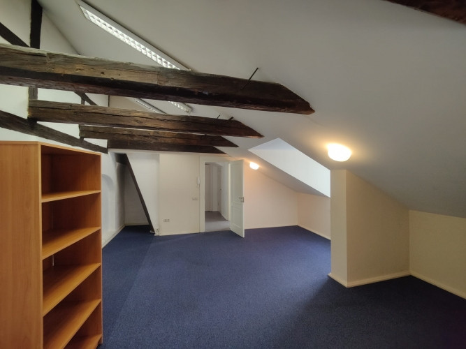 Birojs ar savu WC un virtuvīti Vecrīgā.  Iznomā vienu lielu biroja telpu (28 kvm) plus priekštelpa,  Рига - изображение 3