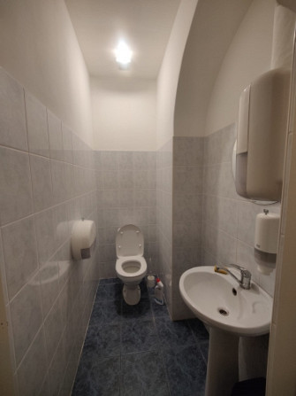 Birojs ar savu WC un virtuvīti Vecrīgā.  Iznomā vienu lielu biroja telpu (28 kvm) plus priekštelpa,  Рига - изображение 6