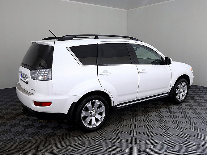 Mitsubishi Outlander Luxury Facelift ATM 2.4 125kW Таллин - изображение 3
