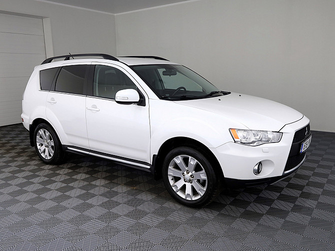 Mitsubishi Outlander Luxury Facelift ATM 2.4 125kW Таллин - изображение 1