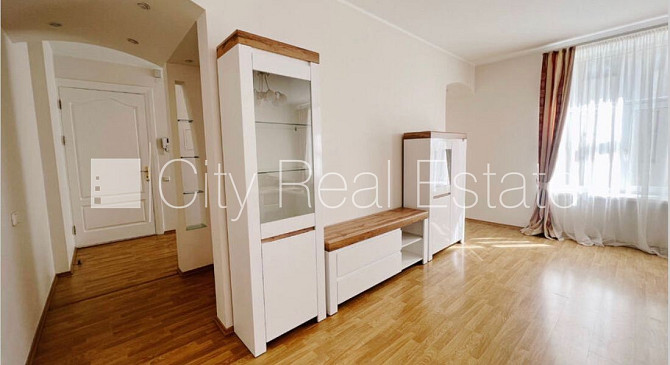 Renovēta māja, slēgts pagalms, kāpņu telpa pēc kapitālā remonta, balkons, sauna, logi Rīga - foto 18