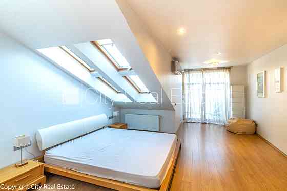 Мансарда, французский балкон, двухэтажный, центральное отопление, деревянные Rīga