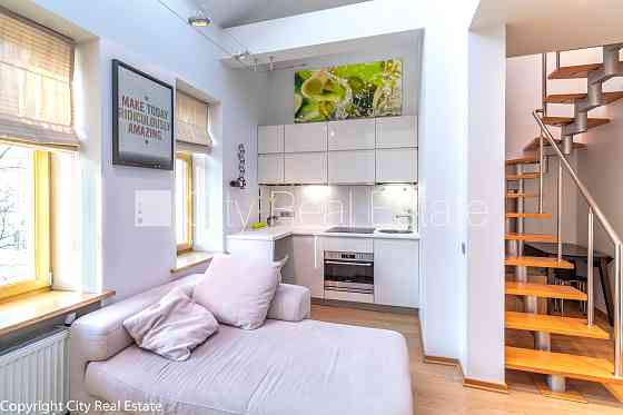 Мансарда, французский балкон, двухэтажный, центральное отопление, деревянные Rīga