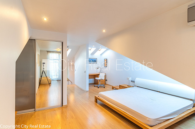 Mansards, franču balkons, divstāvīgs, centrālā apkure, koka stikla pakešu logi, jumta logi, Rīga - foto 6