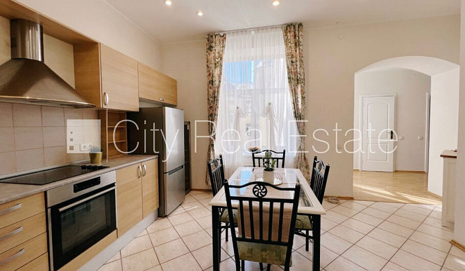 Pagalma ēka, renovēta māja, slēgts pagalms, ieeja no ielas un pagalma, logi vērsti uz pagalma Rīga - foto 18