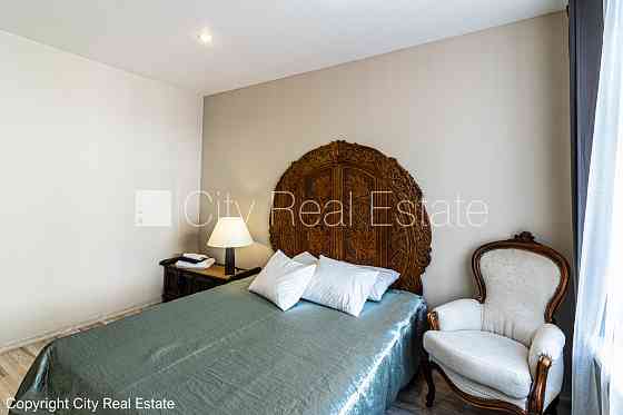 Фасадный дом, реновированный дом, вход с улицы, лестничная клетка после Rīga