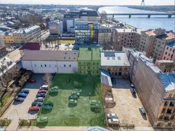 Инвестиционный объект в центре Риги с потенциалом развития  Продаётся здание с Рига