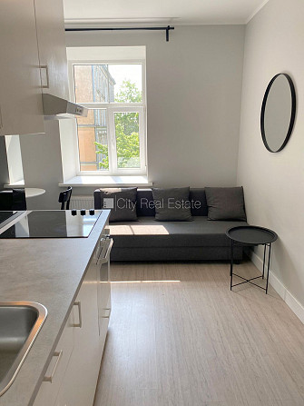 Fasādes māja, renovēta māja, slēgts pagalms, ieeja no ielas, kāpņu telpa pēc kapitālā Rīga - foto 12