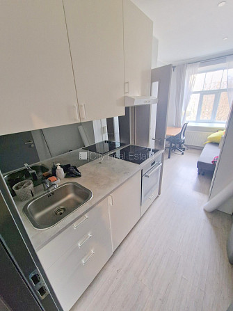 Renovēta māja, logi vērsti uz pagalma pusi, viesistaba, viena telpa caurstaigājama, virtuve, Rīga - foto 12