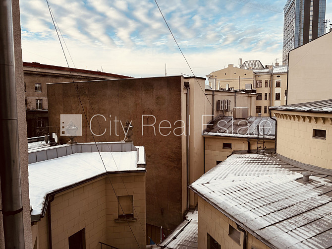 Renovēta māja, logi vērsti uz pagalma pusi, viesistaba, viena telpa caurstaigājama, virtuve, Rīga - foto 10