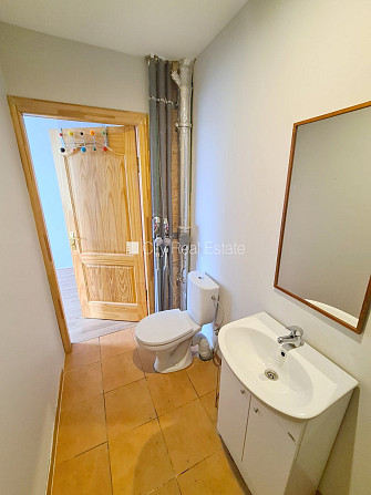 Pagalma ēka, renovēta māja, slēgts pagalms, ieeja no pagalma, kāpņu telpa pēc kosmētiskā Rīga - foto 9